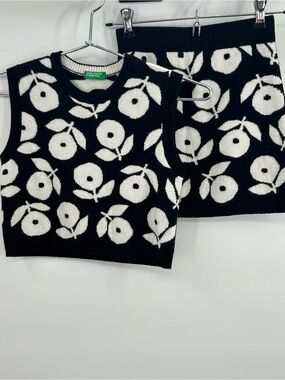 United Colors of Benetton Fuzzy Sweater Vest and Skirt Set Girls 116 (5-6)